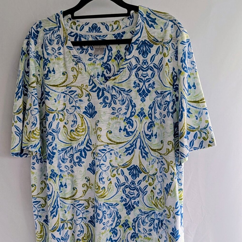 Chico’s BOHO V-Neck Top White/Blue/Green Size 3 (XL) $18.00
